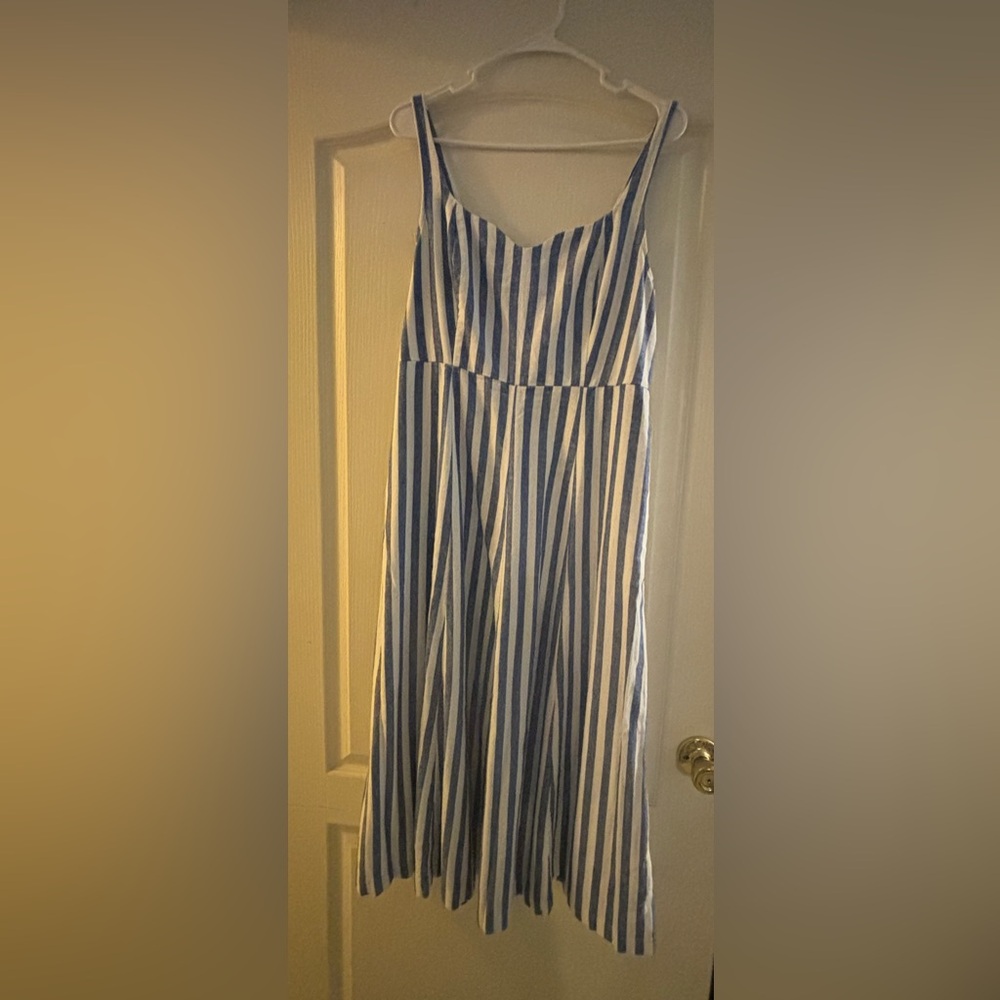 Old Navy Blue and White Pleated Midi Dress